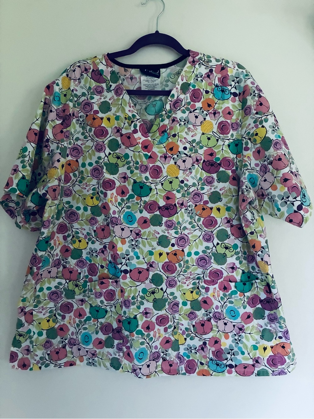 Tafford Multicolor Floral/ Cats V-Neck Scrub Tunic Size XL
